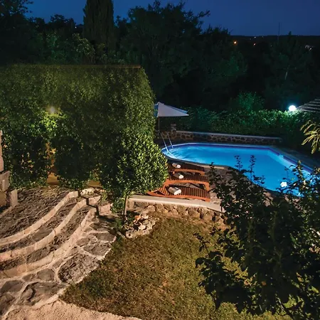 Three-bedroom In Tatil Evi