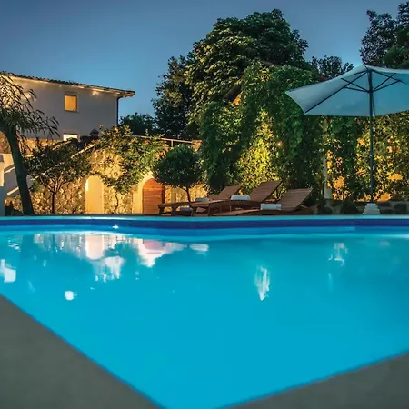 Three-bedroom In Tatil Evi *