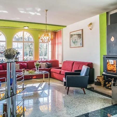 Three-bedroom In Tatil Evi *