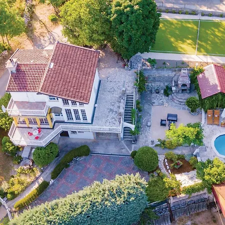 Three-bedroom In * Imotski