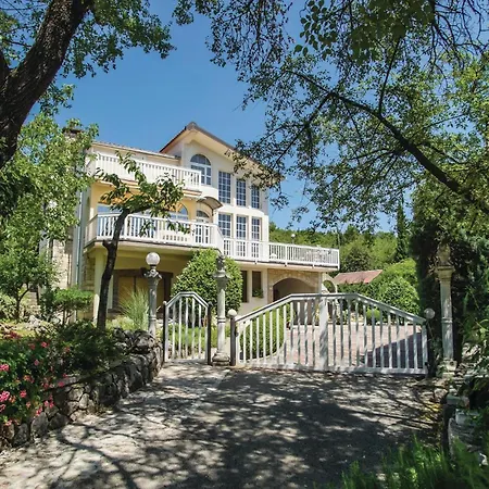 Three-bedroom In Tatil Evi Imotski